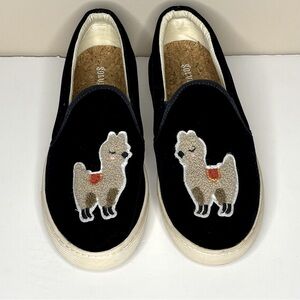 Black Slip-On Shoes with Llama Design‎